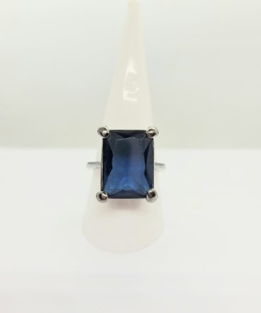 Blue oblong gem ring vintage