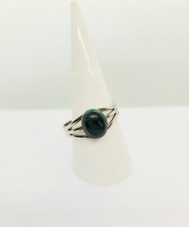 Green 3 band silver ring
