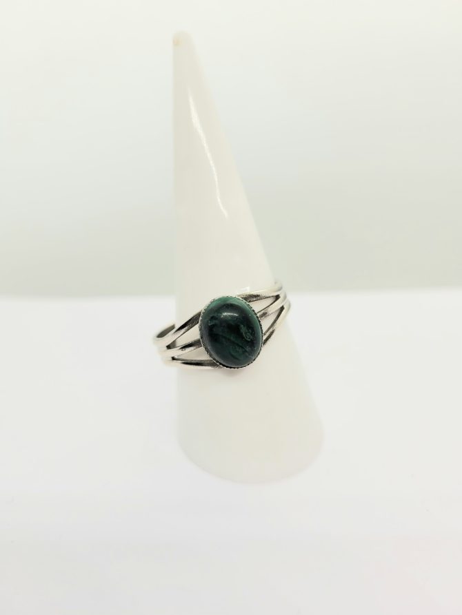 Green 3 band silver ring