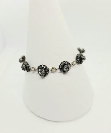 Crystal flowers bracelet
