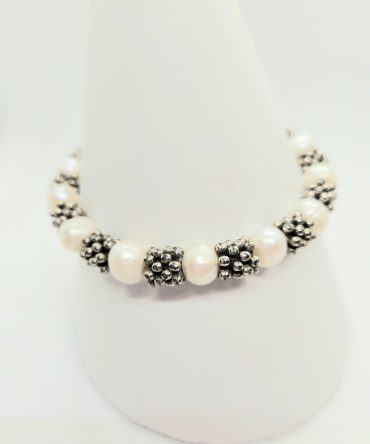 Pearl silver detail bracelet