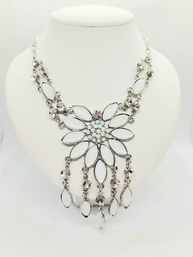 White flower statement necklace