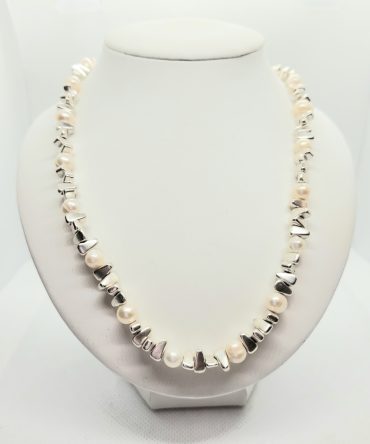 Cream pearl silver nugget necklace