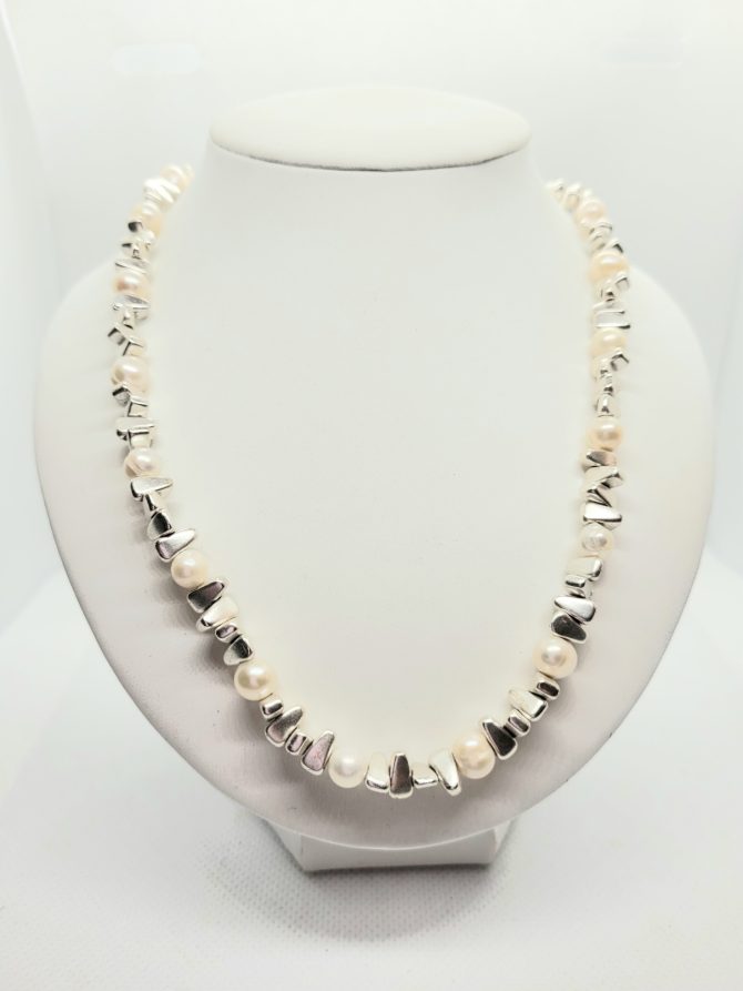 Cream pearl silver nugget necklace