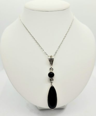 Black bead drop necklace