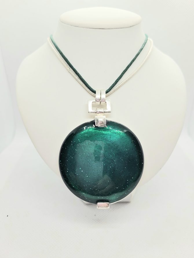 Green sparkle necklace