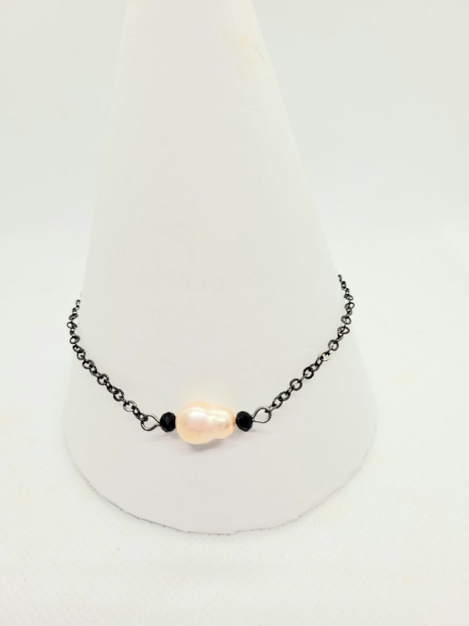 Single pearl bracelet