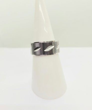 Etched silver ring