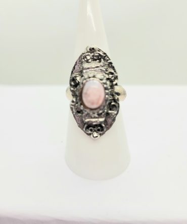 Oval pink stone ring vintage