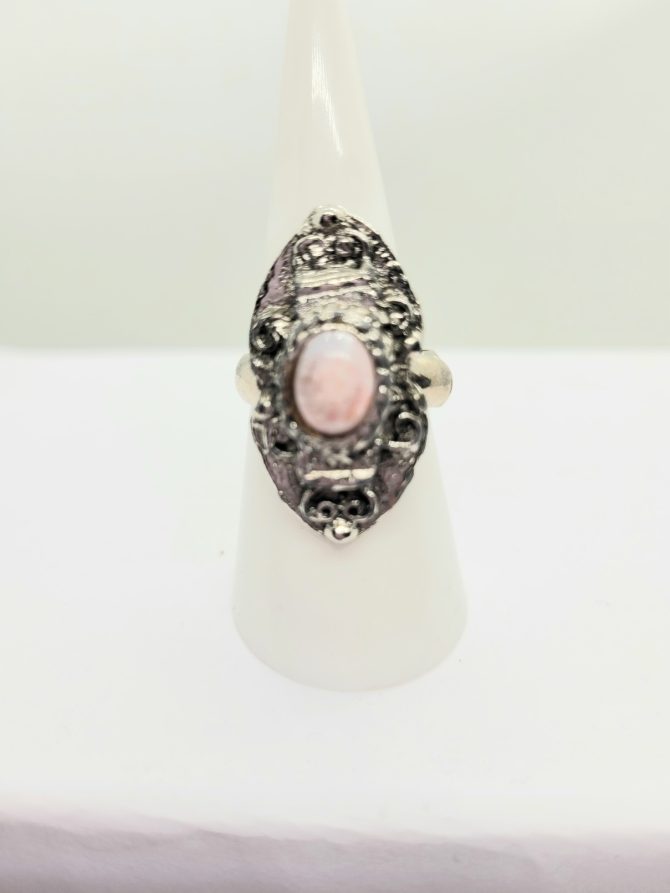Oval pink stone ring vintage