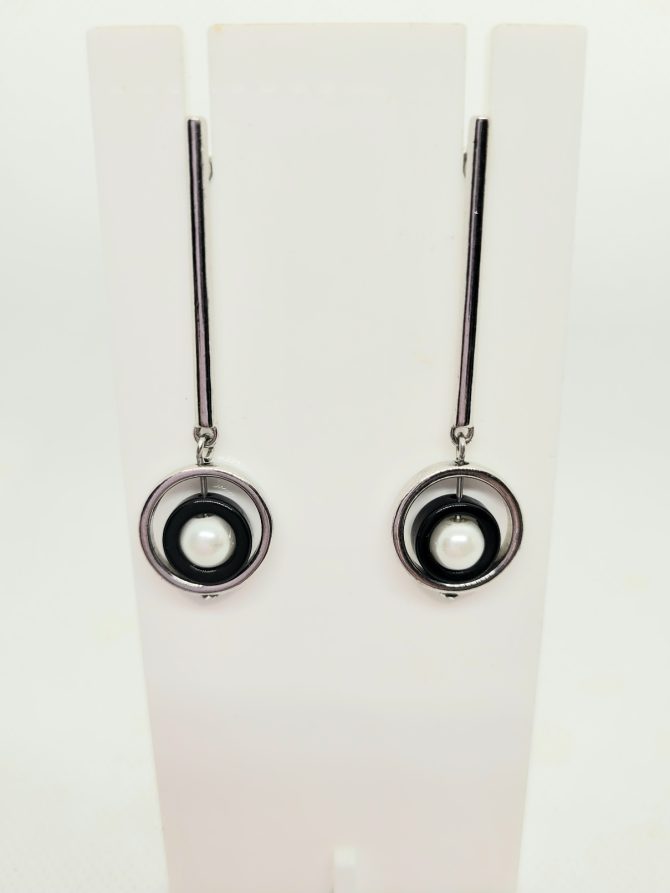 Pearl silver drop earrings