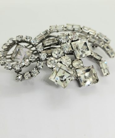Sparkle brooch