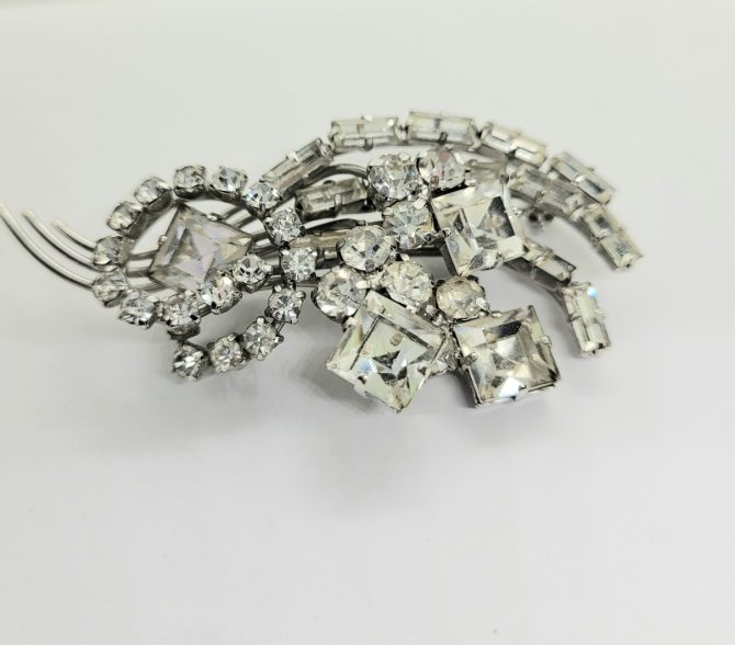 Sparkle brooch