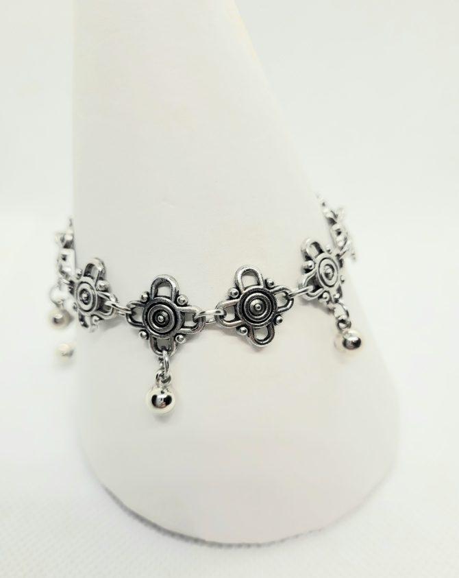 Decorative silver bracelet