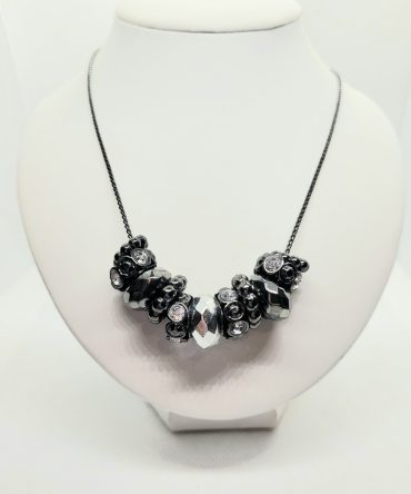 Black bead sparkle necklace