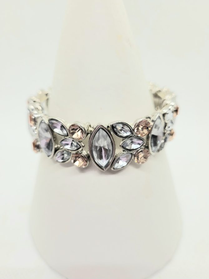 Decorative oval bracelet