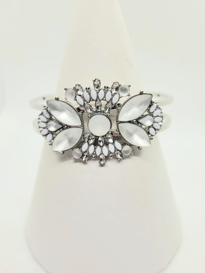 Decorative white flower bangle