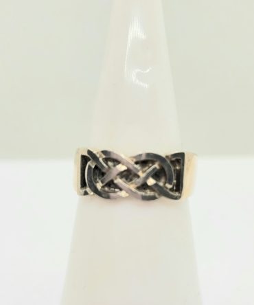 Decorative silver ring