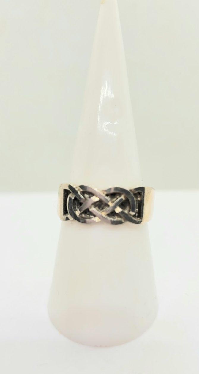 Decorative silver ring