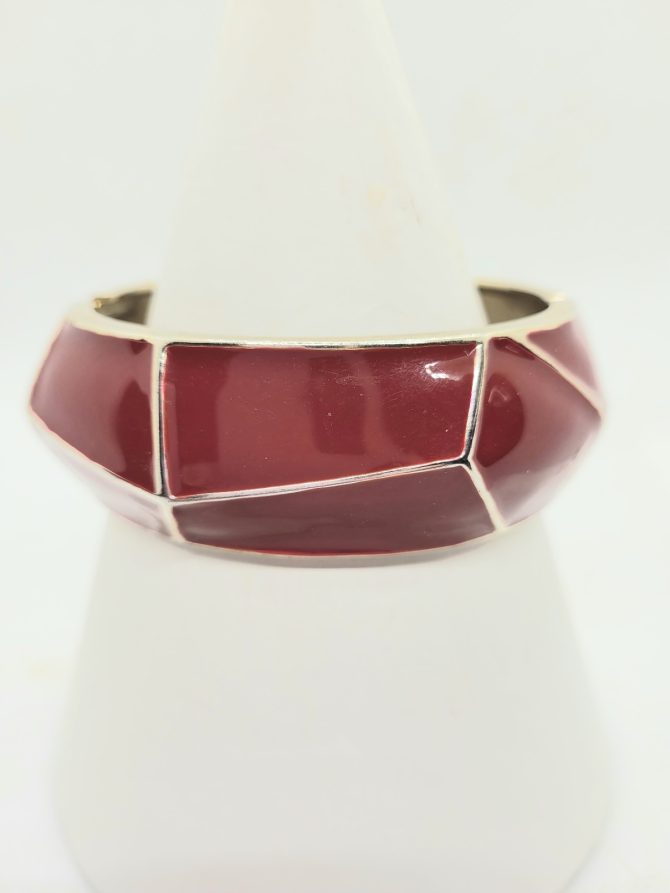Red gold bangle