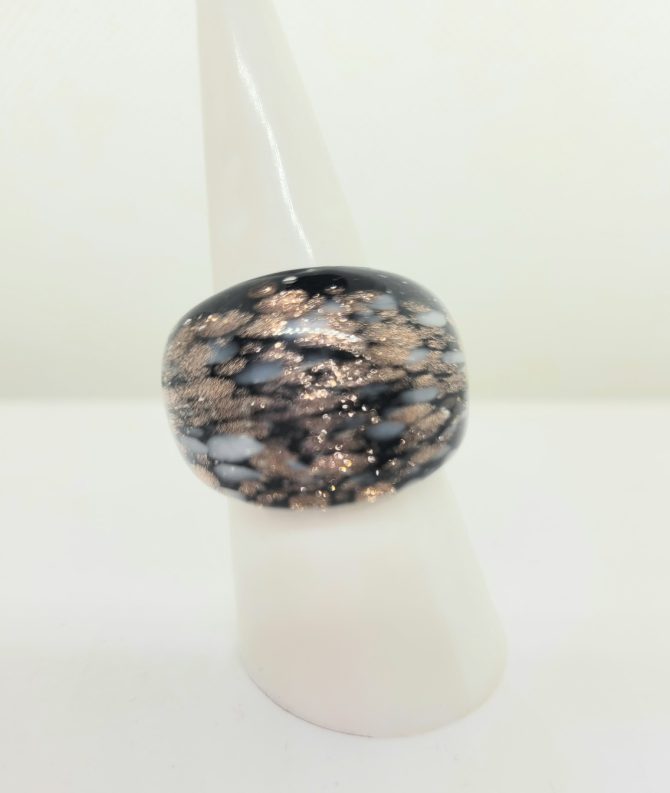 Black gold ring
