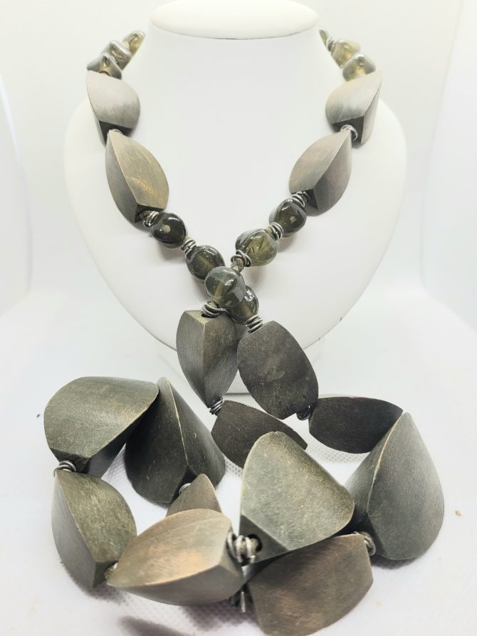 Large green necklace vintage