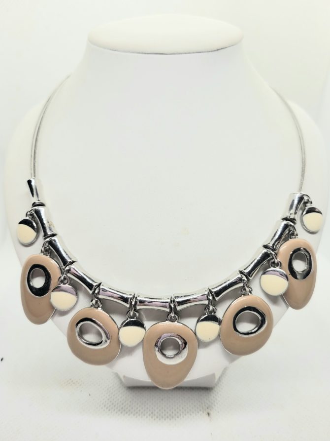 Circles wire necklace