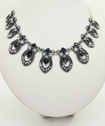 Decorative black necklace