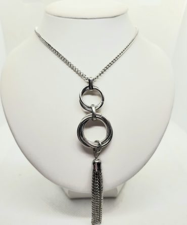 Hoop trail necklace
